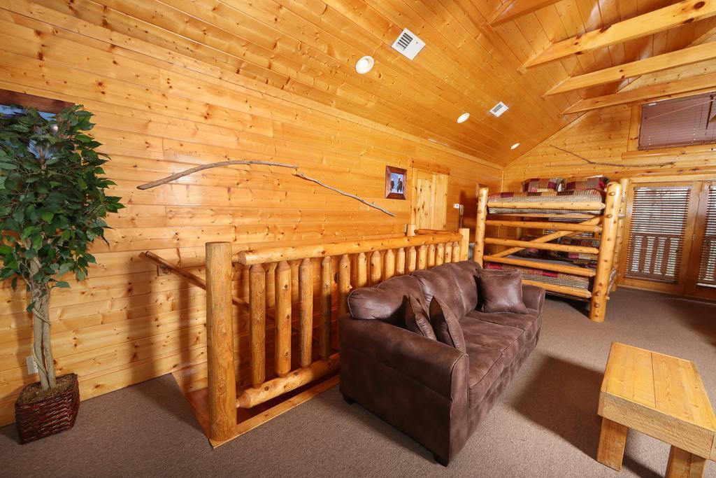 Rising Eagle Lodge - Eight Bedroom พิเจนฟอร์จ ภายนอก รูปภาพ